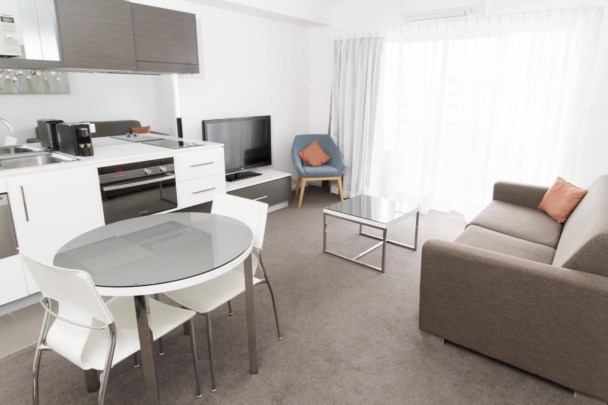 Abode Tuggeranong Apart otel Kanberra Dış mekan fotoğraf